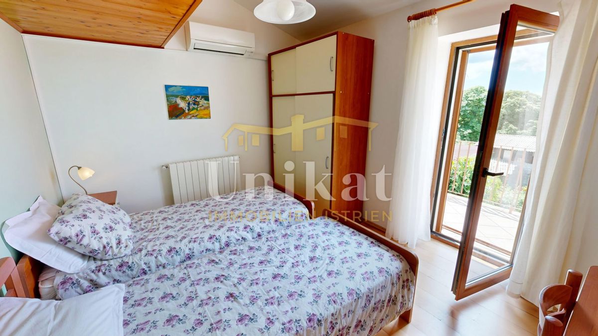 Casa in pietra ristrutturata con piscina